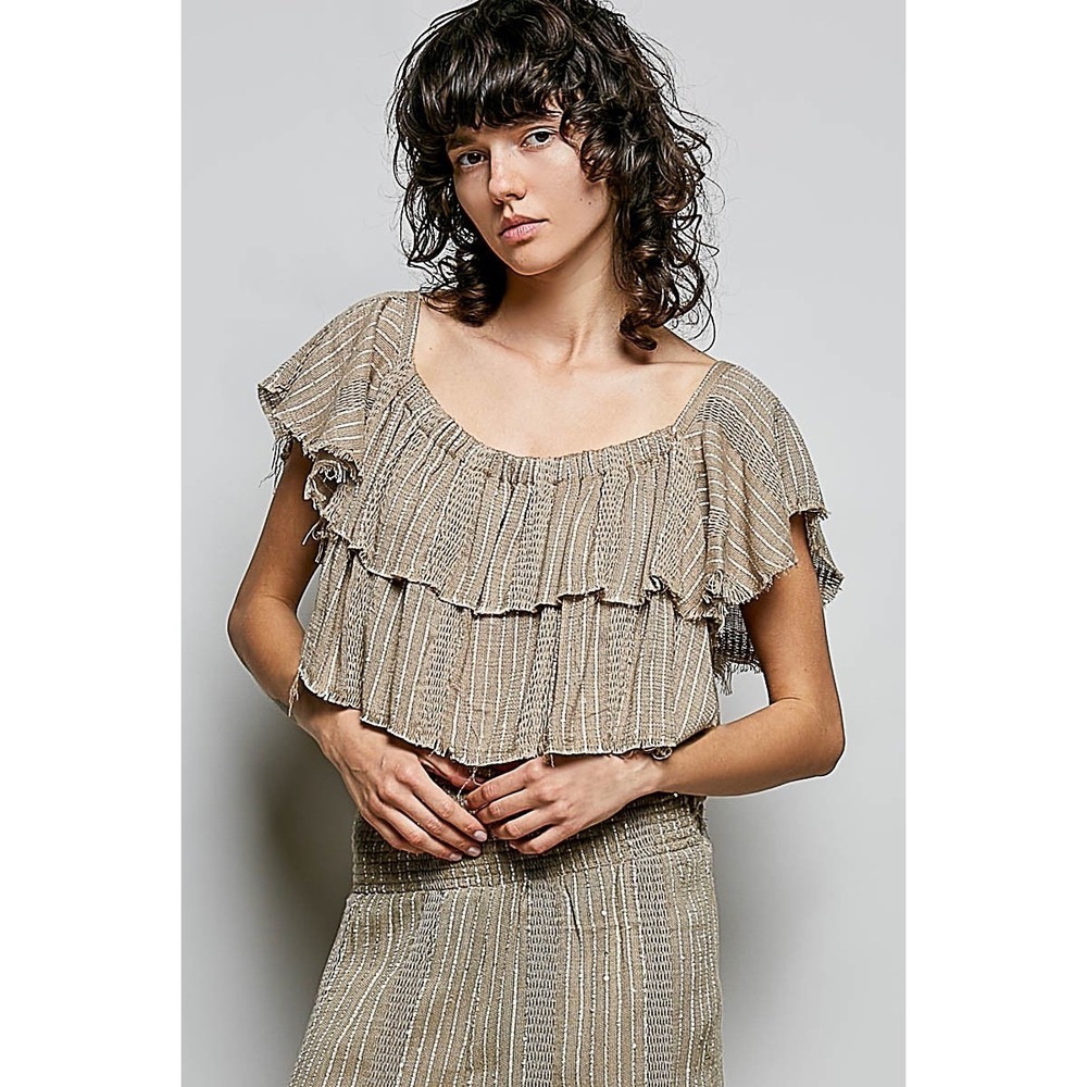 POL Off-Shoulder Ruffle‎ Crop Top - Medium